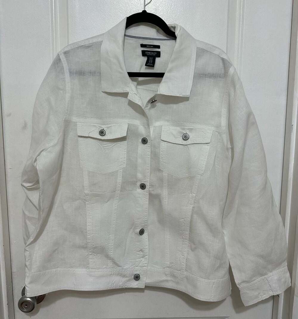 Jones & Co. White 100% Linen Trucker-Style Jacket